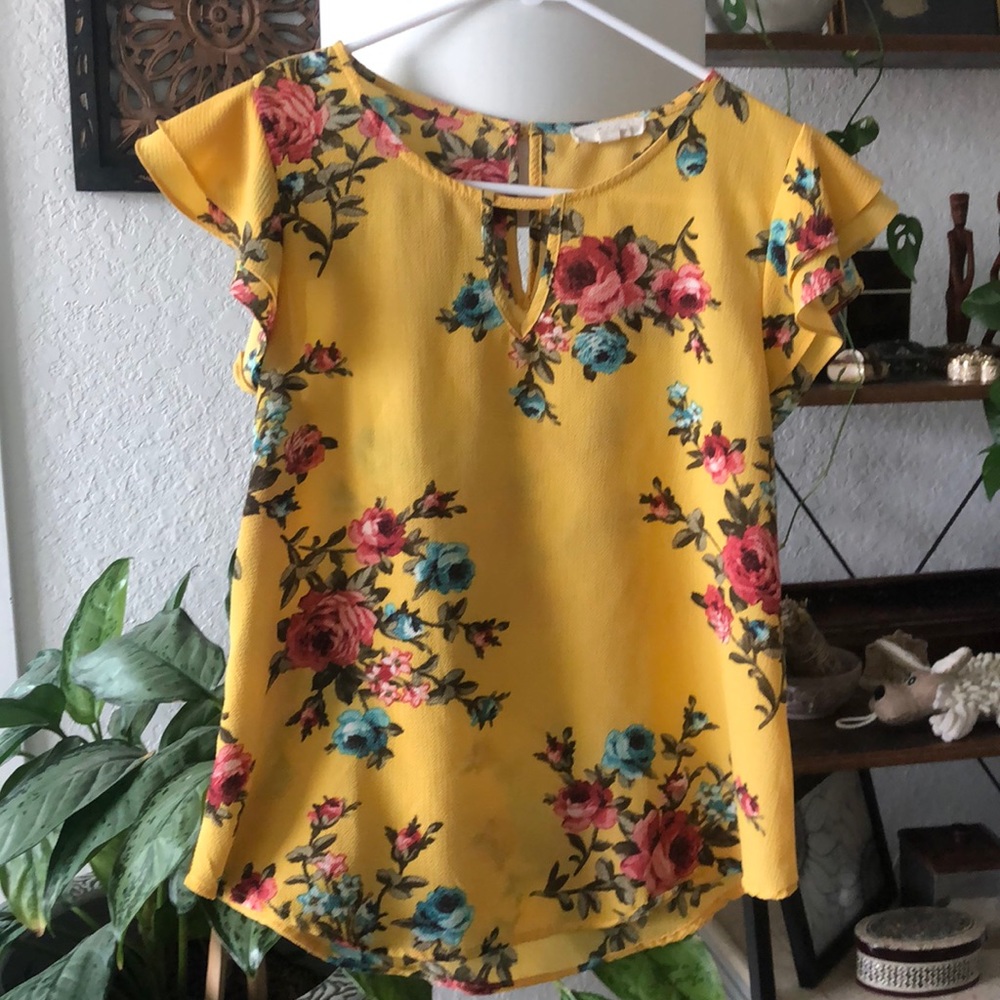 Size Small Flowy floral top